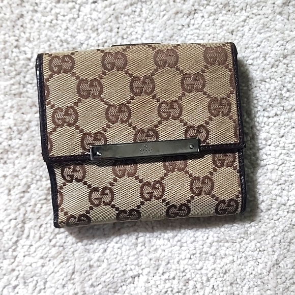 Authentic Gucci Wallet - Picture 1 of 8
